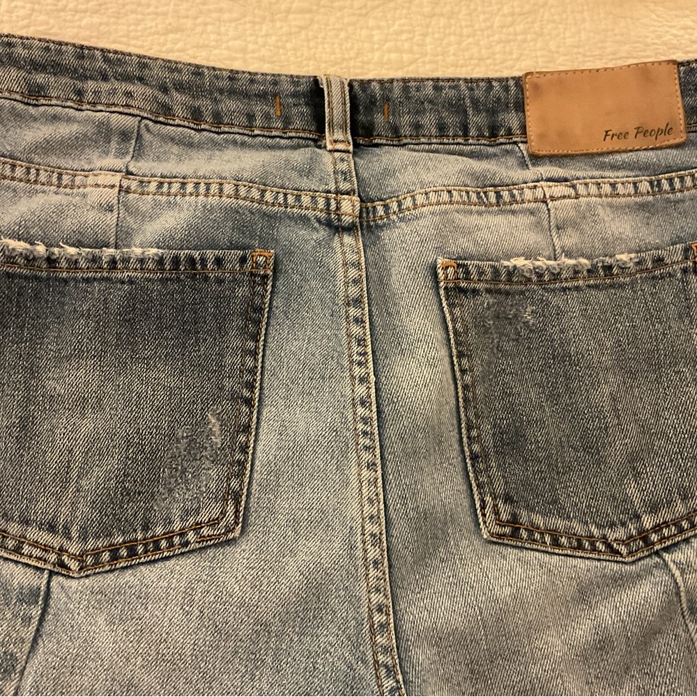 Free People Two-Tone Distressed Paneled Straight Leg Jeans Sz 29
